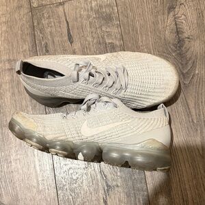 Nike Vapormax Gray/White Running Shoes